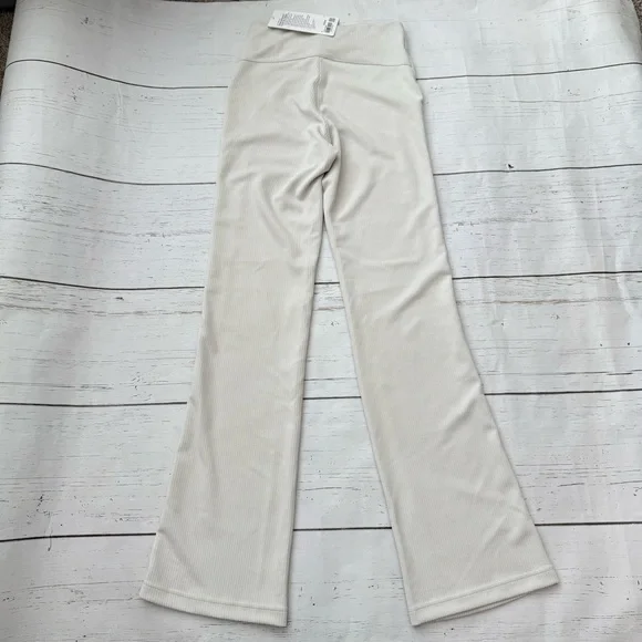 Lululemon Ribbed Softstreme Flared Pant Women’s Size 4 High Rise New With Tags - Picture 6 of 8